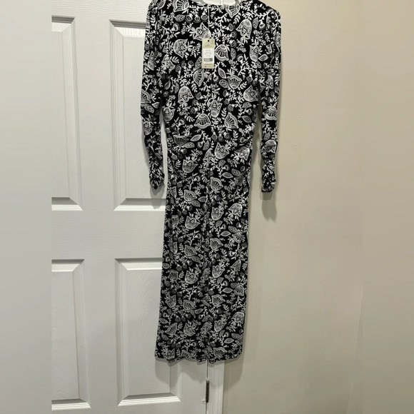 Boden Ruched Jersey
Midi Dress
• Color/pattern: black and ivory, tulip vine - Picture 5 of 9
